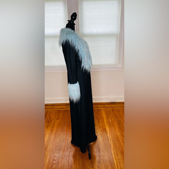 blanc noir Black Maxi Coat with Light Blue Faux Fur Trim - Picture 4 of 15